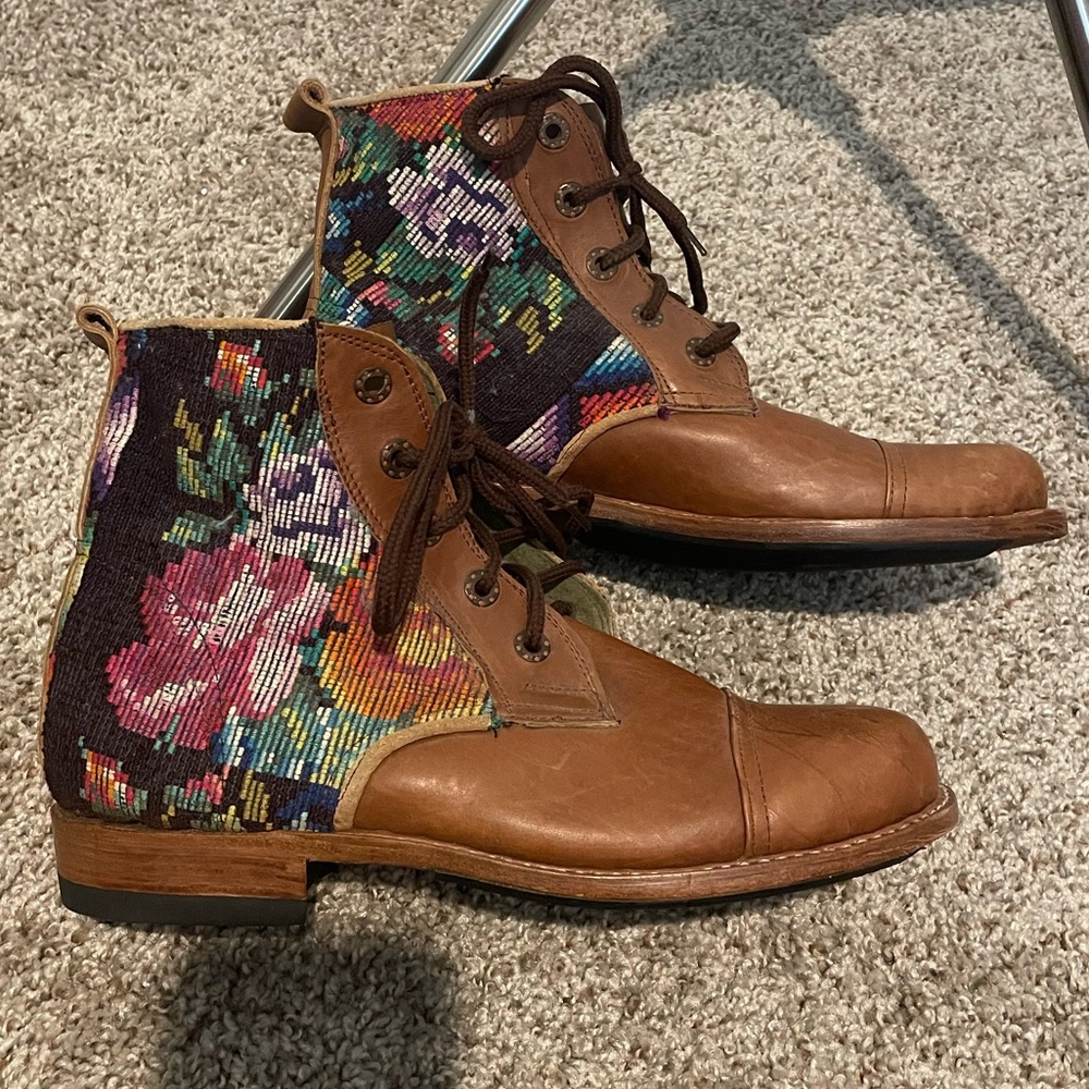 Floral Leather Ankle Boots-Steel toe